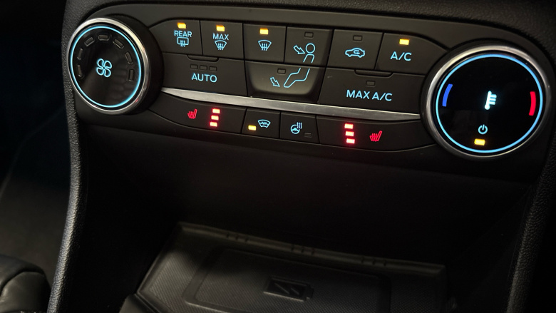 Ford Fiesta 1.0 EcoBoost Hybrid mHEV 125 Vignale Edition 5dr Petrol Hatchback